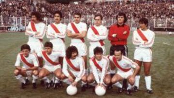 UN ONCE DE LA 77-78. Tanco, Nieto, Uceda, Anero, Alc&aacute;zar, Rial, arriba; Ferm&iacute;n, Alvarito, Gonz&aacute;lez, Land&aacute;buru y Felines, agachados. 