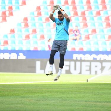 La redencin de David Gil, del enfado a la titularidad