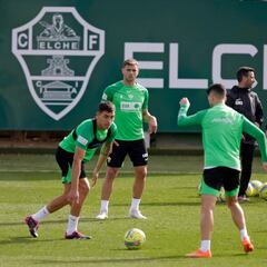 Randy Nteka, entre algodones para el partido ante el Betis