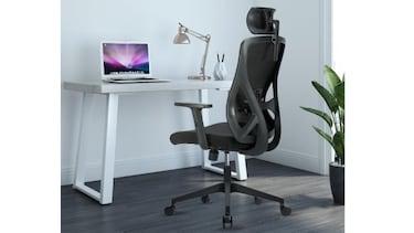 Ahorra 54 euros y evita dolores de espalda con esta silla ergonmica con reposacabezas