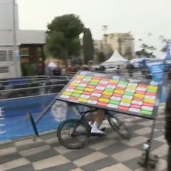 Geniets abandona después de que una valla caiga sobre él