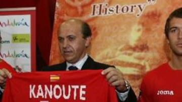 <b>VIDENTE.</b> El presidente sevillista afirmó que el jueves dirá quién será el próximo campeón de Liga.