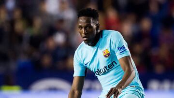Yerry Mina durante el partido entre Levante y Barcelona por LaLiga de España