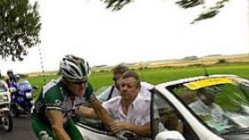 <B>TAQUICARDIA.</B> Stuart O'Grady ha sufrido una crisis de taquicardia en el transcurso de la tercera etapa, cuando su corazón ha latido a 235 pulsaciones por minuto.