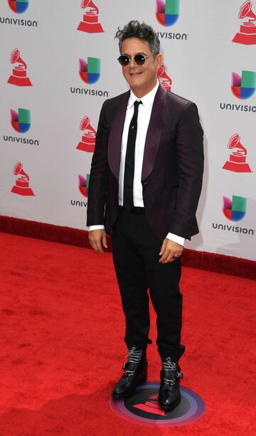 Alejandro Sanz acudió como otro de los grandes protagonistas de los Grammy Latinos para recibir el premio a Personaje del año.