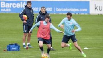 Borja Viguera, durante un entrenamiento con el Athletic de Bilbao.