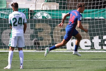 Marcos Llorente celebra el 0-1 al Elche. 