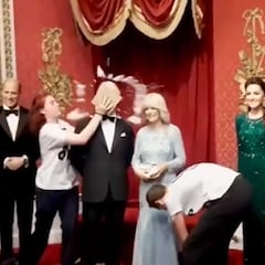 La figura de cera del rey Carlos III, atacada