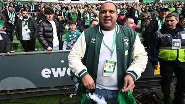 Fue campeón de la Bundesliga con el Werder Bremen. Conocido como malgastador, mal administrador y junto con una serie de inversiones que le fueron mal, le dejaron en la bancarrota.