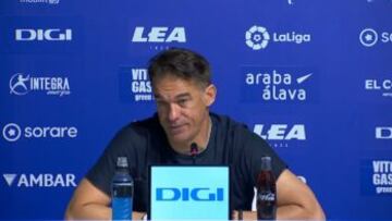 García Plaza en sala de prensa