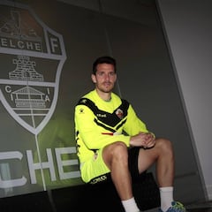 El Elche soluciona el problema con Manolín y espera a Uzoho