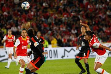 Partidazo en El Campín entre Santa Fe y América de Cali, por las semifinales del fútbol femenino.