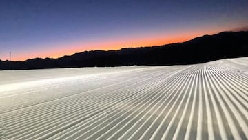 Una pista de esquí con la nieve pisada y preparada para la apertura en Baqueira Beret (Val d'Aran, Lleida, Catalunya, España) el 18 de noviembre del 2021.