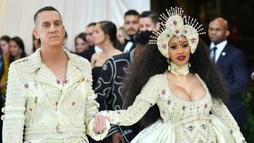 El diseñador Jeremy Scott anunció que dejará el puesto de director creativo de Moschino tras 10 años en la casa de moda italiana.