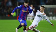 Demir, ante Grimaldo en el partido ante el Benfica.