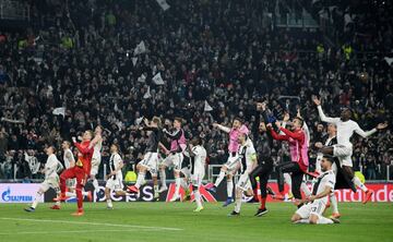 La Juventus celebró el pase a los cuartos de final.