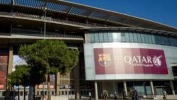 Desde 2011 en el Barça. El Camp Nou luce en la zona noble del estadio el patrocino de Qatar en varias de sus cristaleras principales.