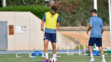 Edgar en un entrenamiento del Almería.