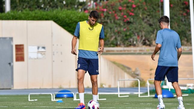 Edgar será baja por sanción ante el Córdoba