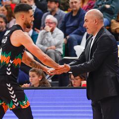 Francis vuelve a casa por Navidad