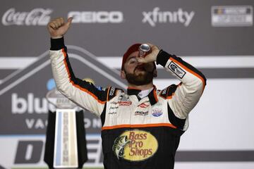 DAYTONA BEACH, FLORIDA - FEBRUARY 11: Austin Dillon, driver of the #3 Bass Pro Shops Chevrolet, celebrates in victory lane after winning during the NASCAR Cup Series Bluegreen Vacations Duel #2 at Daytona International Speedway on February 11, 2021 in Daytona Beach, Florida. Chris Graythen/Getty Images/AFP  == FOR NEWSPAPERS, INTERNET, TELCOS & TELEVISION USE ONLY ==