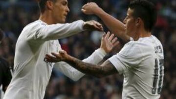 Cristiano y James celebran un gol ante el Rayo Vallecano