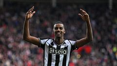 Alexander Isak, jugador del Newcastle, durante un partido.