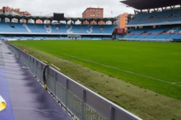 El campo de Balaídos con las gradas inundadas. 