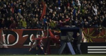 1-0. Cejudo celebra el primer gol.