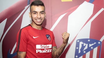 Correa posa para AS con gesto sonriente. 