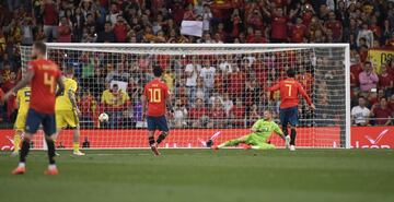 2-0. Álvaro Morata marcó el segundo gol de penalti.