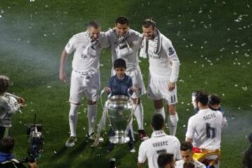  Fin de fiesta en el estadio Santiago Bernabéu con toda la afición.