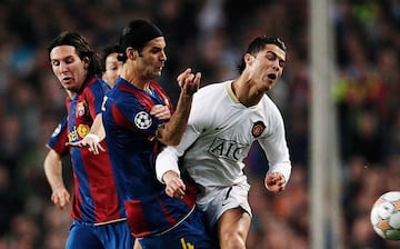 Rafa Márquez le tocó la tarea de detener a Cristiano en un partido de UEFA Champions League en la temporada 2007.2008 en la cancha del Nou Camp.