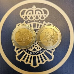 La Policía Nacional identifica monedas de dos euros falsas: hay una mínima diferencia