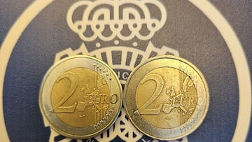 La Policía Nacional identifica monedas de dos euros falsas: hay una mínima diferencia