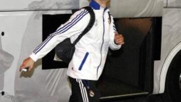 <b>CENTRO DE ATENCIÓN. </b>Cristiano, ayer, a su llegada al hotel de concentración del Real Madrid.