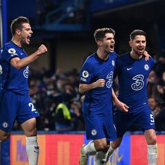 Chicharito celebra el buen momento Christian Pulisic