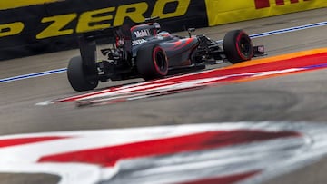 Fernando Alonso con el McLaren en Sochi.