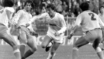 Butrague&ntilde;o, rodeado de defensores del C&aacute;diz, en su debut con el Madrid en febrero de 1984.