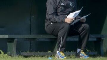 HOY PASA EXAMEN. Ayer, tras el entrenamiento, Fabri empezó a preparar la prueba de esta tarde.