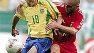 <B>DECIDIRÁN SU FUTURO</B>. Hoy puede decidirse el futuro de Juninho.