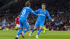 Griezmann y Jo&atilde;o F&eacute;lix celebran el gol de Lodi al Manchester United.