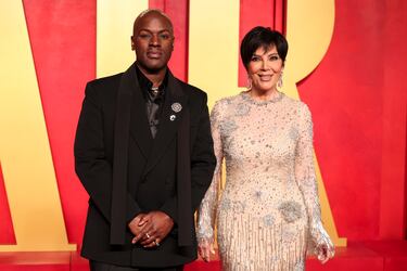 Kris Jenner y Corey Gamble mantienen una relación sentimental estable desde agosto de 2014. Aunque llevan más de una década juntos, la pareja no está casada y Kris ha manifestado en diversas ocasiones que no tiene planes de volver a pasar por el altar tras sus dos matrimonios anteriores.