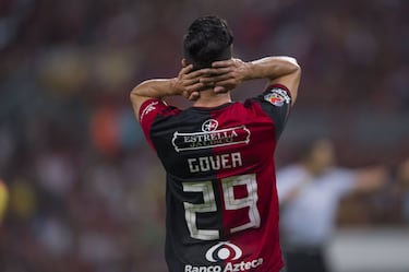 A los rojinegros le han robado los goles. Cinco jornadas consecutivas sin conseguir anotar este Apertura 2018 son el único equipo que no lo ha conseguido todavía y últimos en la tabla general. Los ‘Zorros’ están a 99 minutos de igualar el peor arranque sin gol en la historia, registro que le corresponde a los ‘Gallos Blancos’ de Querétaro en el Clausura 2007. Por su parte, Morelia ha demostrado que sin muchos reflectores es un equipo candidato a liguilla una vez más bajo la dirección técnica de Roberto Hernández. 