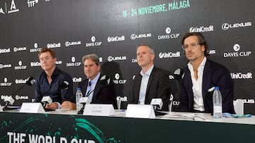 Mark Woodforde, David Haggerty, Alex Hughes y Feliciano López, en el Martín Carpena de Málaga, por la Copa Davis.