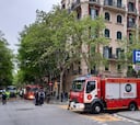 Cuatro heridos y ocho edificios afectados en un incendio en Barcelona