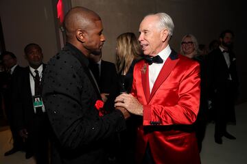 Usher y Tommy Hilfiger durante la MET Gala 2024.