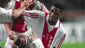 <B>EN EL PASADO</B>. Bobson se crió en la cantera del Ajax de Amsterdam.