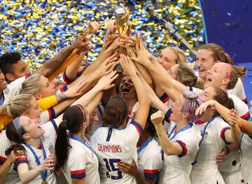 Celebración de la selección femenina de Estados Unidos campeona del mundo tras ganar 2-0 a Holanda. 
 