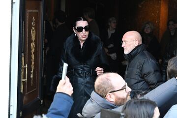 Rossy de Palma durante la capilla ardiente de Marisa Paredes en el Teatro Español.